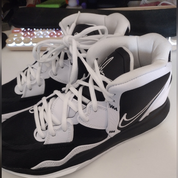 Nike Kyrie Infinity TB Shoes Size 9